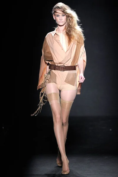 Look 9